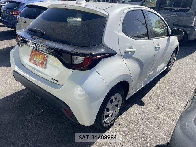 Toyota YARIS 2022-02 6915971-2
