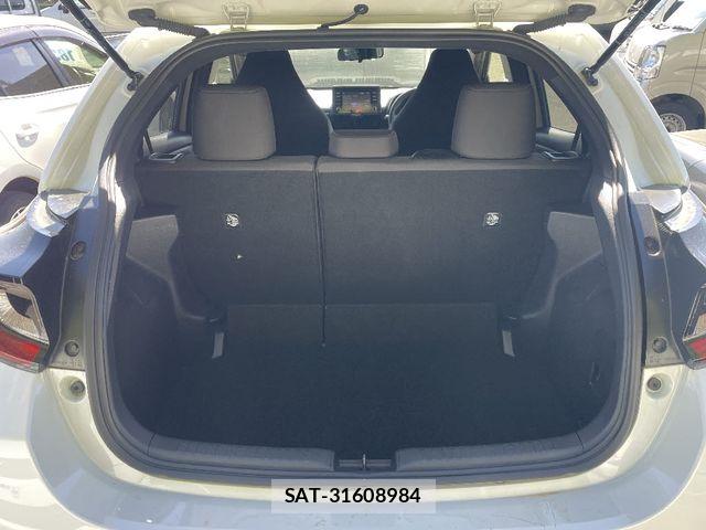 Toyota YARIS 2022-02 6915971-3
