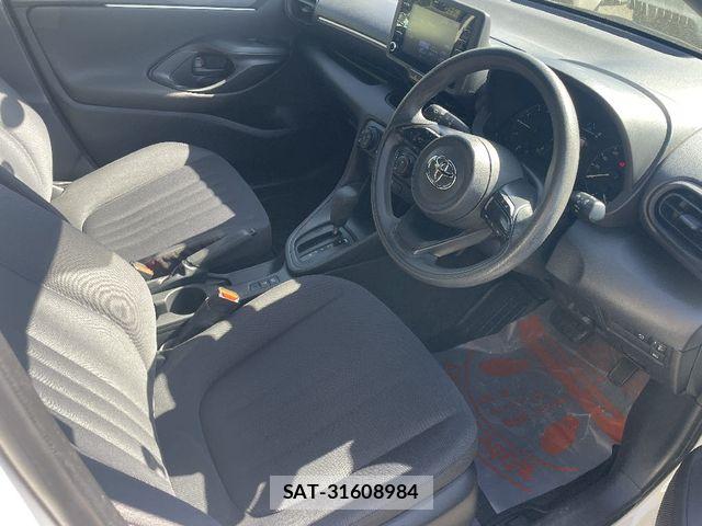 Toyota YARIS 2022-02 6915971-5