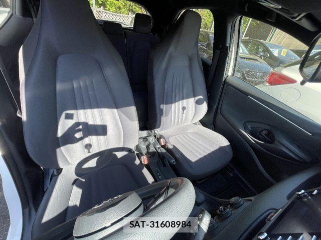 Toyota YARIS 2022-02 6915971-6
