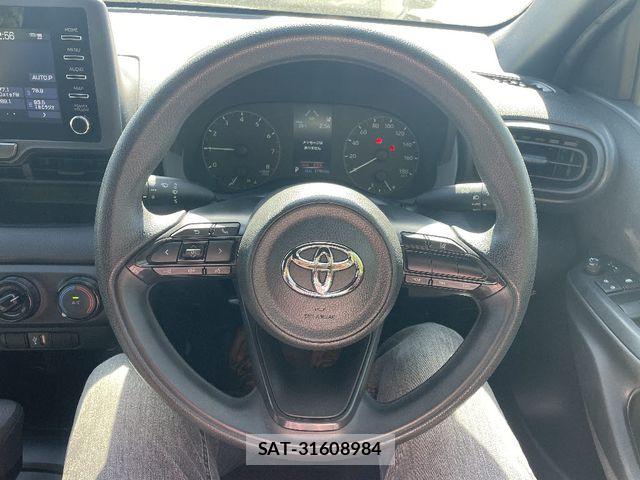 Toyota YARIS 2022-02 6915971-8