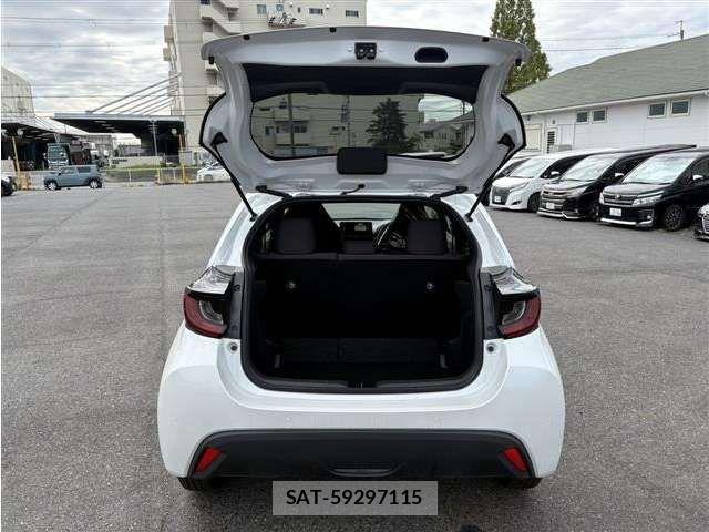 Toyota YARIS 2024-09 6915964-11
