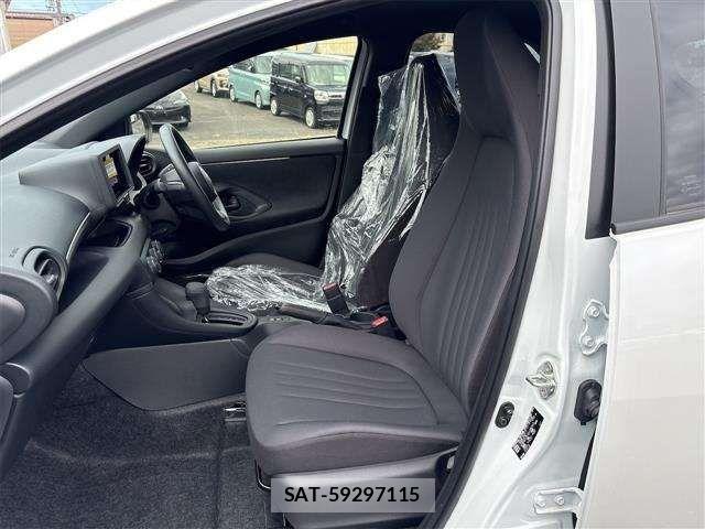 Toyota YARIS 2024-09 6915964-15