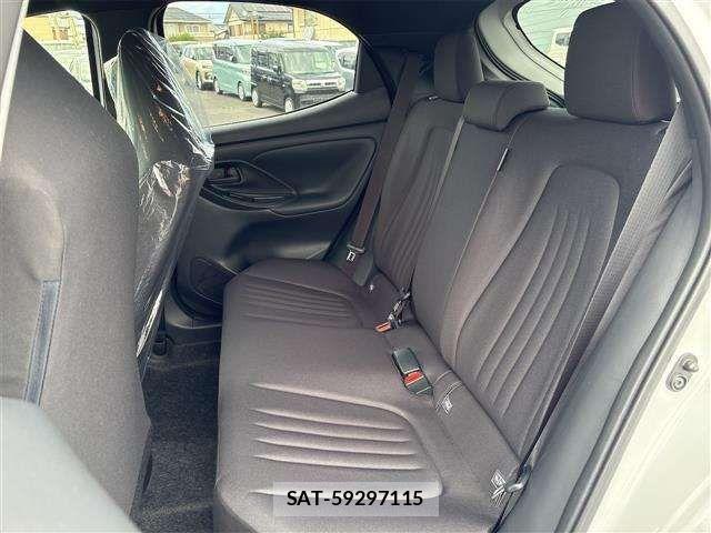 Toyota YARIS 2024-09 6915964-16