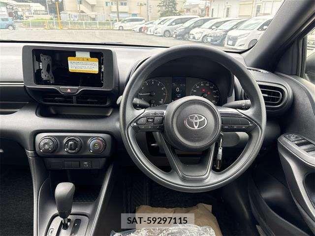 Toyota YARIS 2024-09 6915964-17