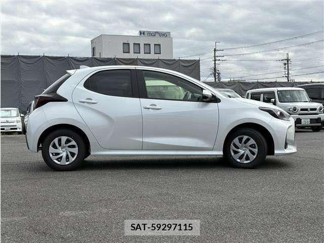 Toyota YARIS 2024-09 6915964-8