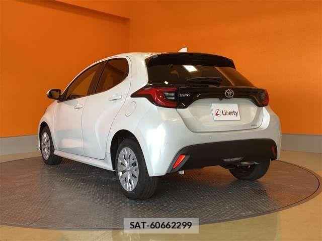 Toyota YARIS 2024-12 6915932-10