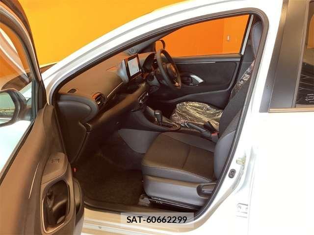 Toyota YARIS 2024-12 6915932-17