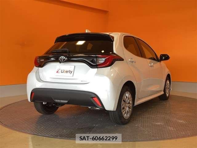 Toyota YARIS 2024-12 6915932-8