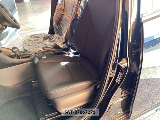 Toyota YARIS 2024-11 6915953-16