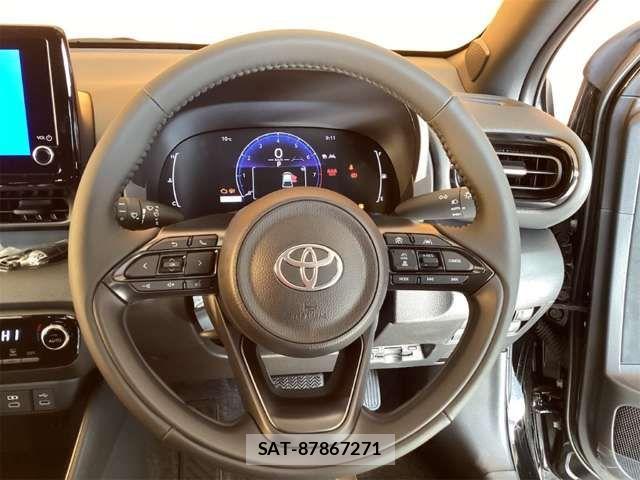Toyota YARIS 2024-11 6915953-19