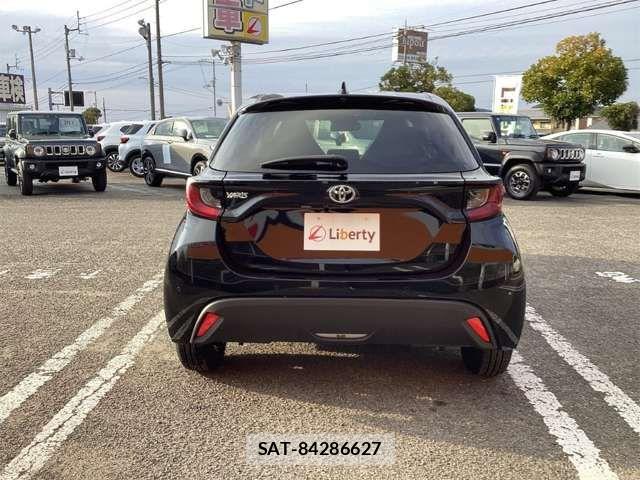 Toyota YARIS 2024-09 6915963-11