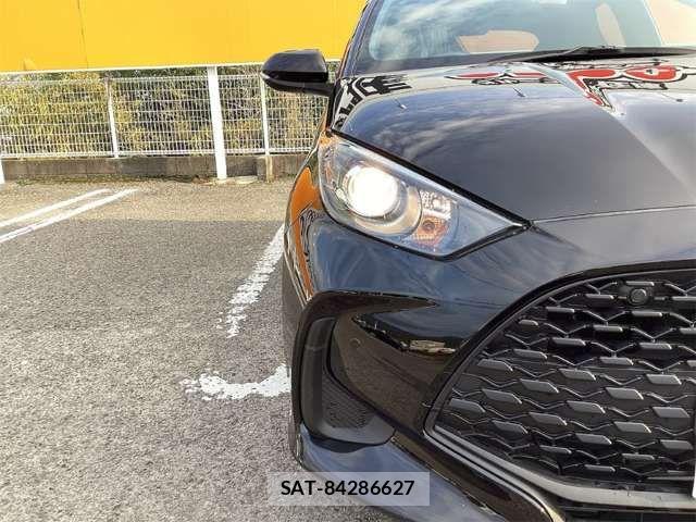 Toyota YARIS 2024-09 6915963-16