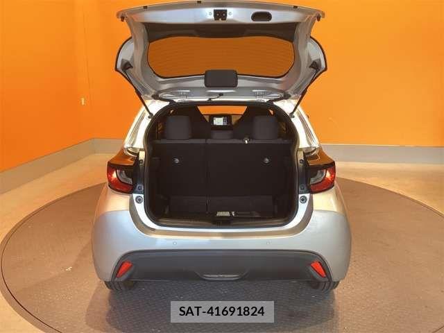 Toyota YARIS 2020-09 6915978-13