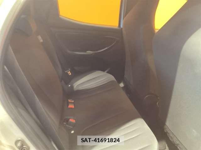 Toyota YARIS 2020-09 6915978-15