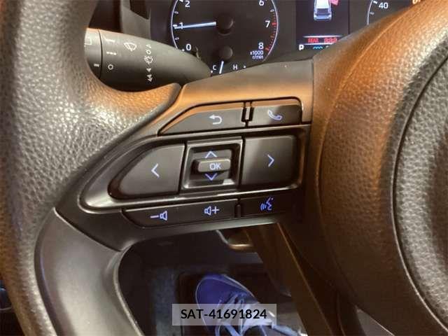 Toyota YARIS 2020-09 6915978-18