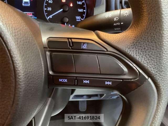 Toyota YARIS 2020-09 6915978-19