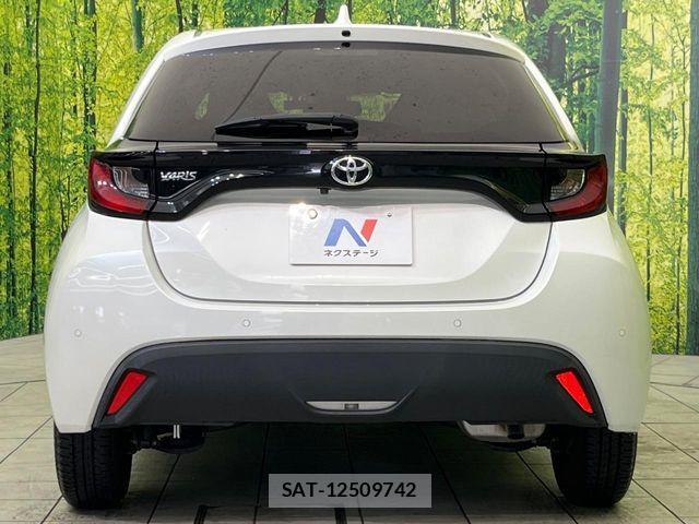 Toyota YARIS 2021-05 6915973-14
