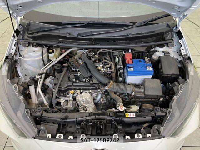 Toyota YARIS 2021-05 6915973-17