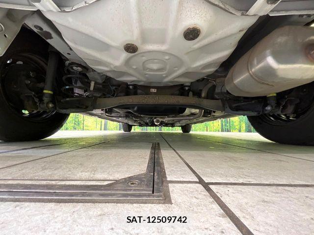 Toyota YARIS 2021-05 6915973-18