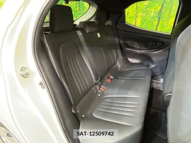 Toyota YARIS 2021-05 6915973-8