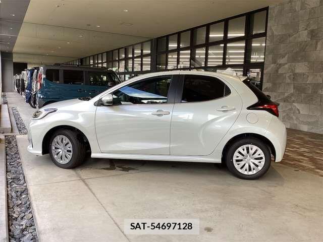 Toyota YARIS 2024-09 6915948-10
