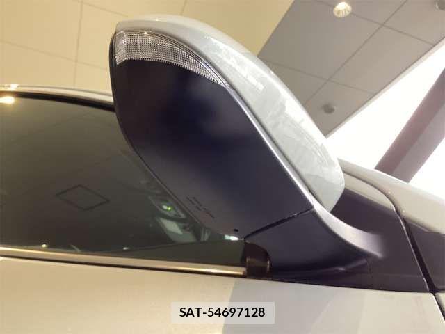 Toyota YARIS 2024-09 6915948-12