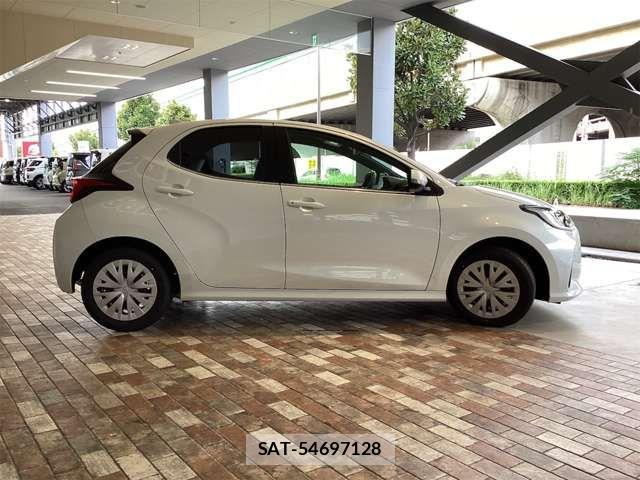 Toyota YARIS 2024-09 6915948-6