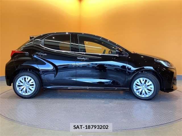 Toyota YARIS 2025-01 6915945-16