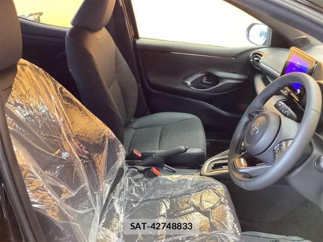 Toyota YARIS 2025-01 6915935-15