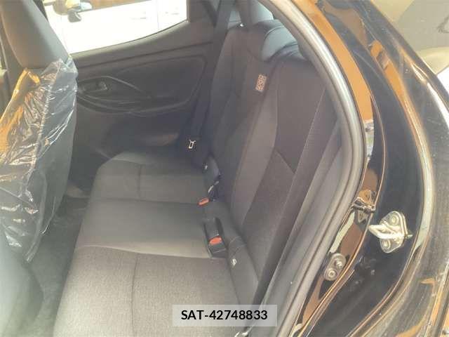 Toyota YARIS 2025-01 6915935-16