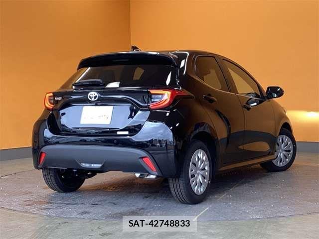Toyota YARIS 2025-01 6915935-6