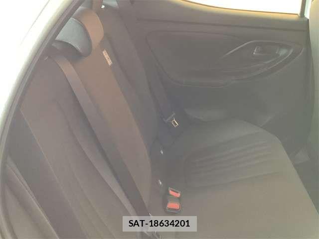 Toyota YARIS 2024-12 6915959-13