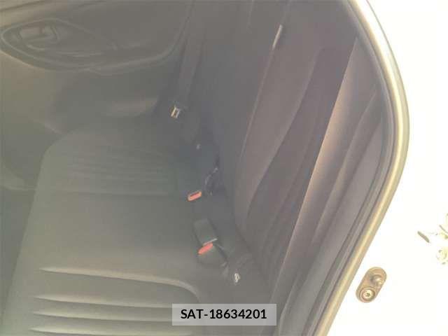 Toyota YARIS 2024-12 6915959-15
