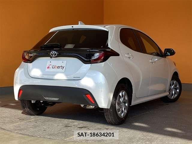 Toyota YARIS 2024-12 6915959-7