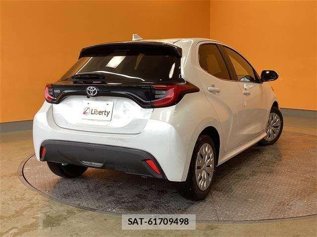Toyota YARIS 2024-09 6915949-11
