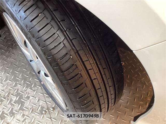 Toyota YARIS 2024-09 6915949-13