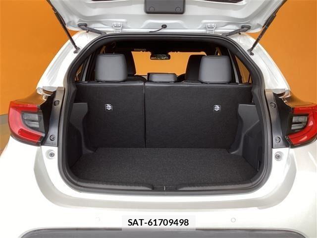 Toyota YARIS 2024-09 6915949-16