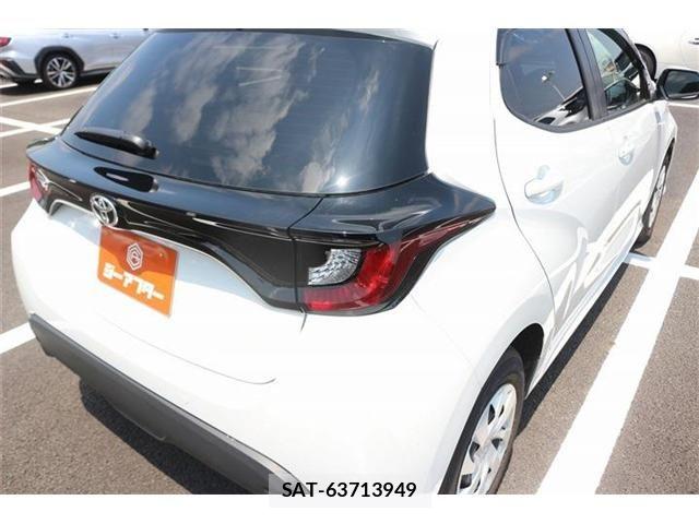 Toyota YARIS 2025-07 6915960-11