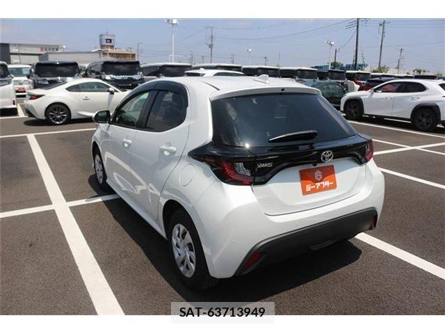 Toyota YARIS 2025-07 6915960-21