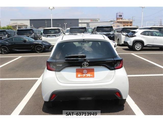 Toyota YARIS 2025-07 6915960-8
