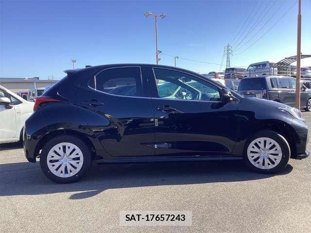 Toyota YARIS 2024-09 6915952-11