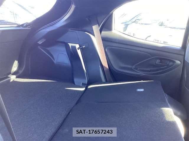Toyota YARIS 2024-09 6915952-19