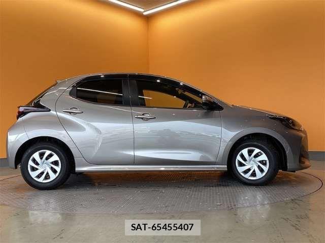 Toyota YARIS 2021-07 6915968-9