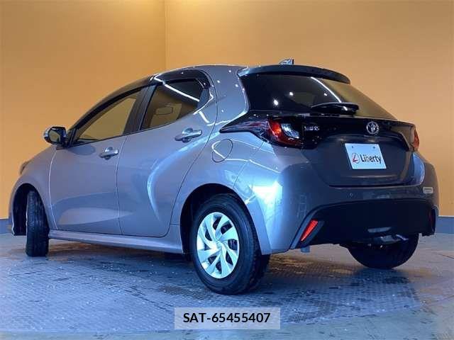 Toyota YARIS 2021-07 6915968-12