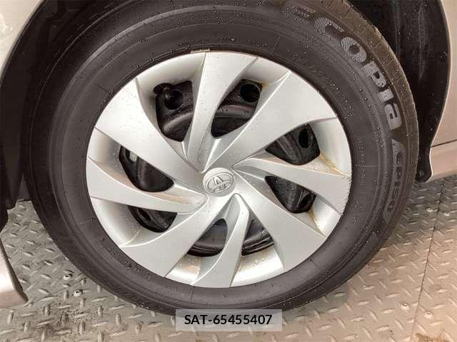 Toyota YARIS 2021-07 6915968-14