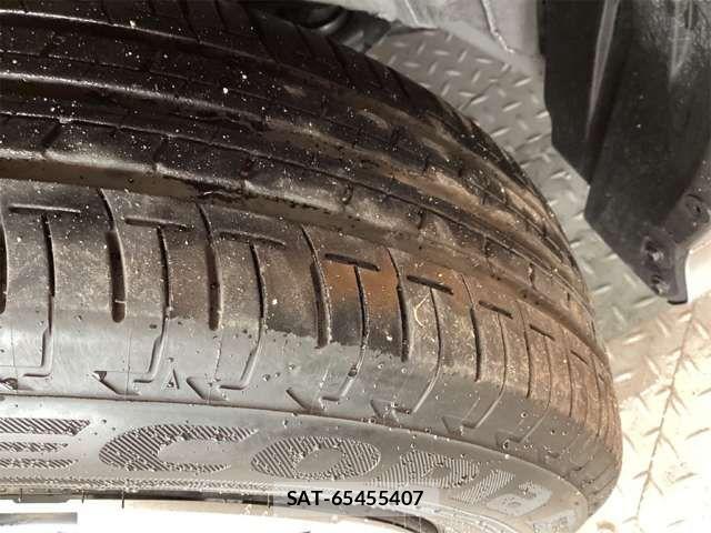 Toyota YARIS 2021-07 6915968-15