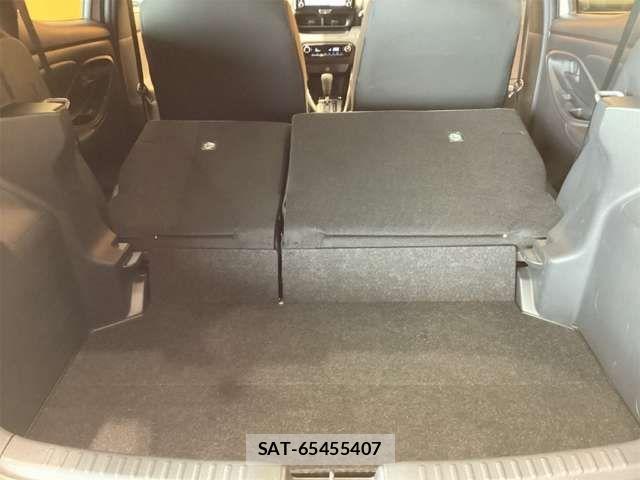 Toyota YARIS 2021-07 6915968-19