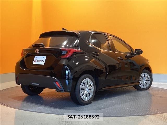 Toyota YARIS 2024-09 6915951-11