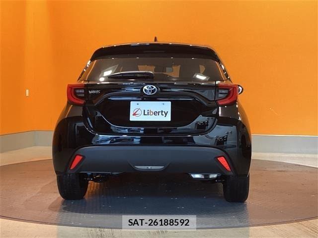 Toyota YARIS 2024-09 6915951-12